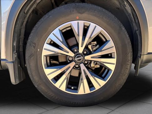 Used 2023 Nissan Rogue SV FWD image 11