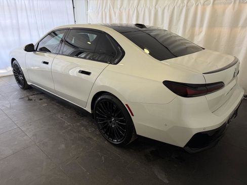 Used 2025 BMW 740i xDrive image 3