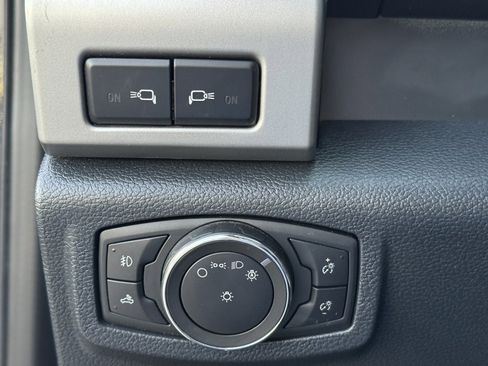 Used 2022 Ford F350 Lariat w/ Black Appearance Package image 30