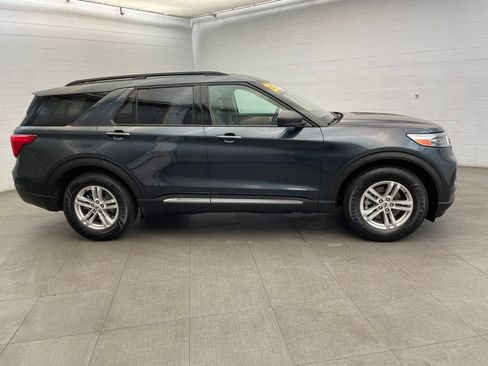 Used 2023 Ford Explorer XLT RWD image 5