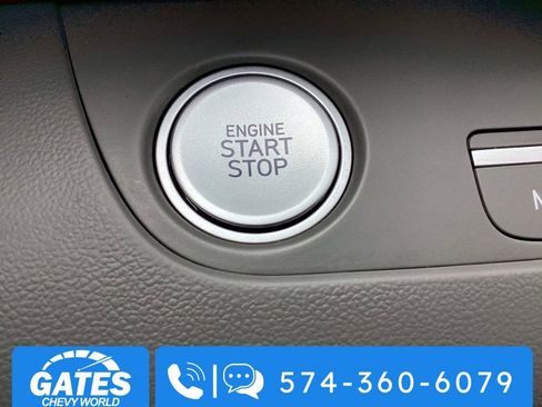 Used 2025 Hyundai Elantra SEL FWD image 21