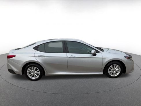 Used 2025 Toyota Camry LE image 16