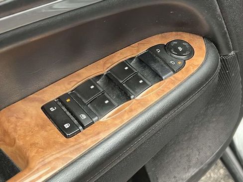 Used 2011 Buick Enclave CXL image 19