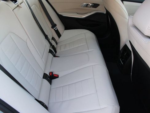 Used 2026 BMW 330i Sedan w/ M Sport Package RWD image 32
