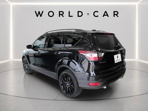 Used 2018 Ford Escape SE w/ SE Sport Appearance Package image 5