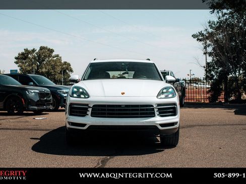 Used 2021 Porsche Cayenne AWD/4WD image 2