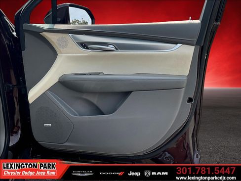 Used 2018 Cadillac XT5 Premium Luxury FWD image 25