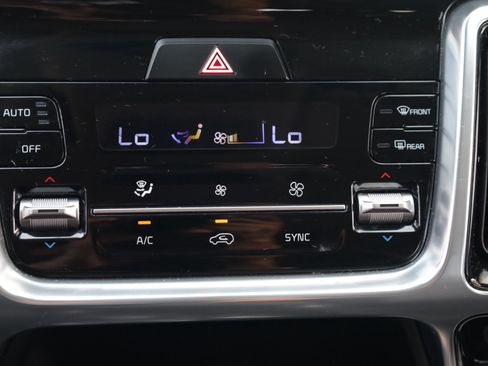 Used 2023 Kia Sorento SX FWD image 9