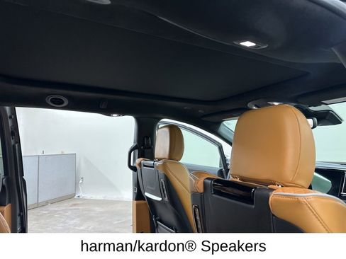 Used 2023 Chrysler Pacifica Pinnacle w/ Trailer Tow Group image 22