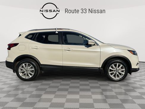 Used 2022 Nissan Rogue Sport SV w/ Technology Package image 5