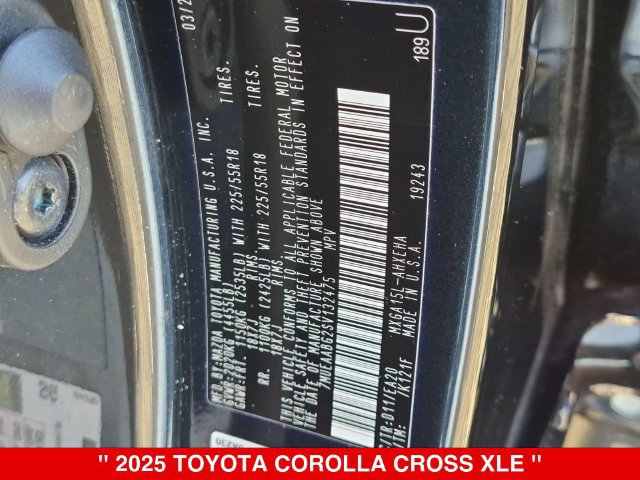 Used 2025 Toyota Corolla Cross XLE AWD/4WD image 39