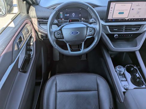 Used 2026 Ford Explorer Platinum RWD image 19