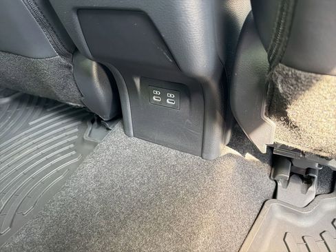 Used 2023 Toyota Prius XLE FWD image 26