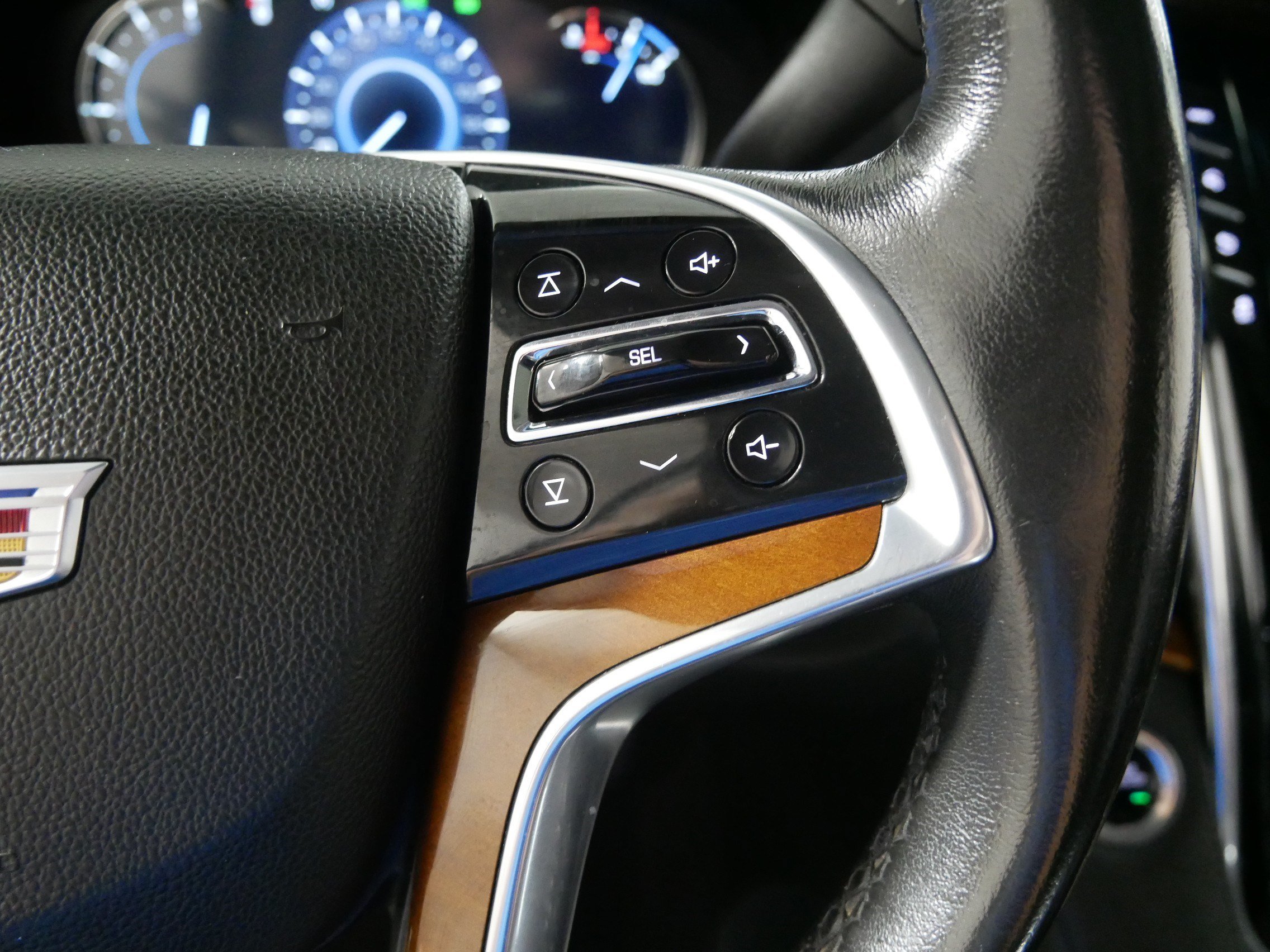 Used 2017 Cadillac Escalade ESV Luxury AWD/4WD image 28
