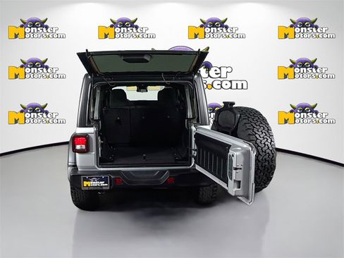 Used 2024 Jeep Wrangler Willys image 25
