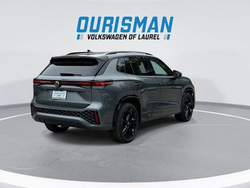 New 2026 Volkswagen Tiguan SE R-Line FWD image 8