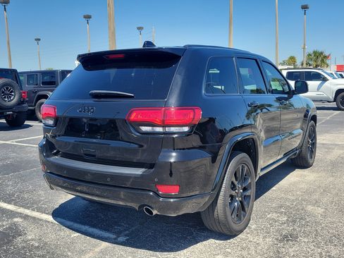 Used 2022 Jeep Grand Cherokee Laredo X image 7