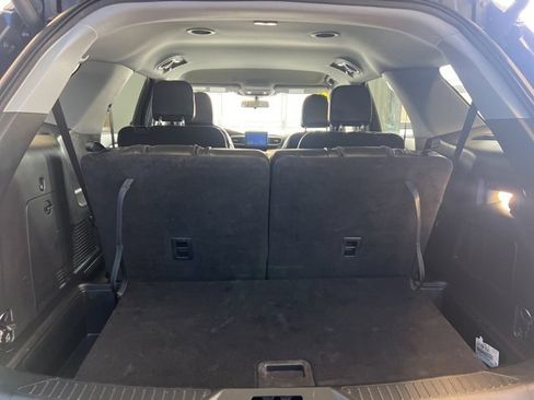 Used 2022 Ford Explorer XLT w/ Equipment Group 202A image 15