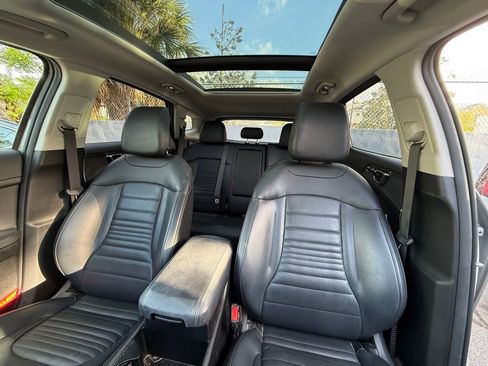 Used 2023 Kia Sportage SX image 3