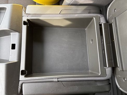 Used 2025 Chevrolet Silverado 1500 LT image 36