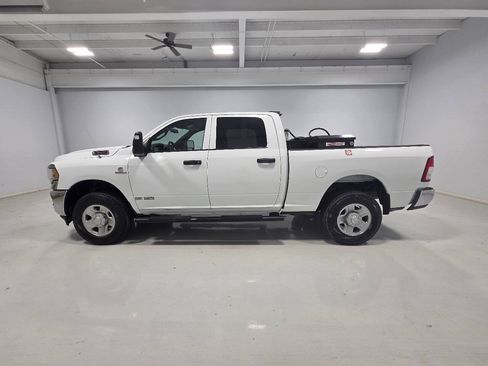 Used 2024 RAM 2500 Tradesman w/ Chrome Appearance Group AWD/4WD image 11