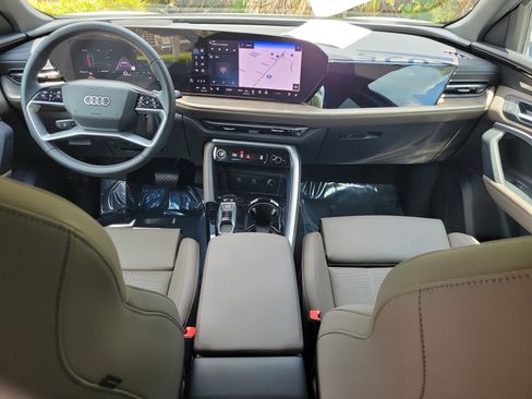 Certified 2025 Audi Q5 Premium Plus w/ Premium Plus AWD/4WD image 10