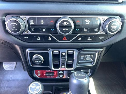 Used 2025 Jeep Gladiator Rubicon image 22