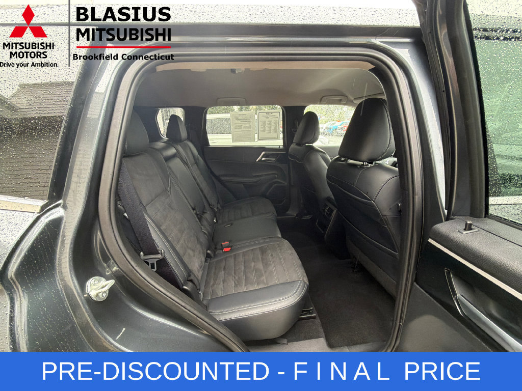 Used 2024 Mitsubishi Outlander SE FWD image 48