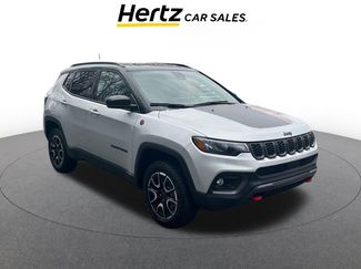 Used 2025 Jeep Compass Trailhawk video 1