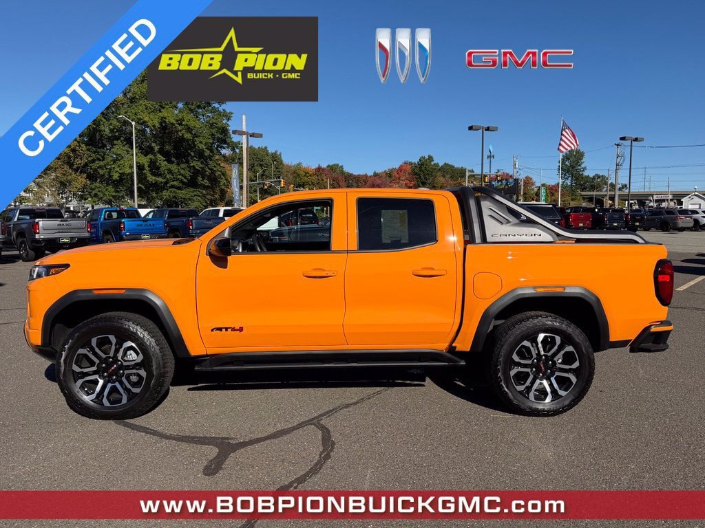 Certified 2025 GMC Canyon AT4 w/ Nightfall Edition AWD/4WD image 3