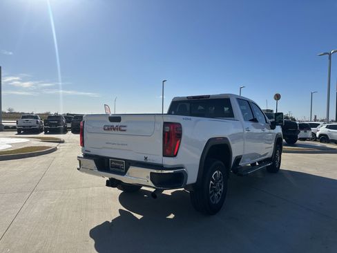Used 2024 GMC Sierra 2500 SLT w/ SLT Premium Package image 6