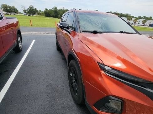 Used 2021 Chevrolet Blazer LT FWD image 2
