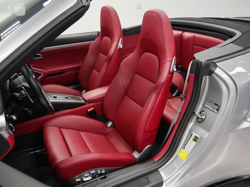 Used 2019 Porsche 911 Turbo S image 22