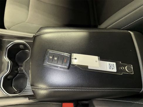 Used 2023 Jeep Grand Cherokee Laredo image 30