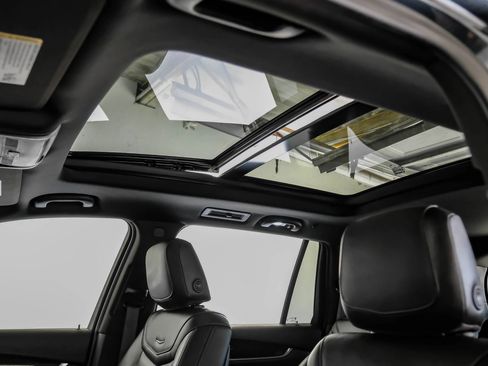 Used 2020 Cadillac XT6 Premium Luxury FWD image 4