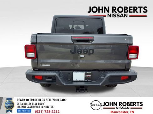 Used 2023 Jeep Gladiator Sport image 16