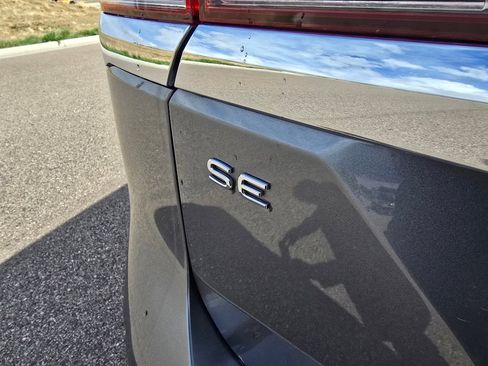 Used 2024 Volkswagen Atlas SE image 10