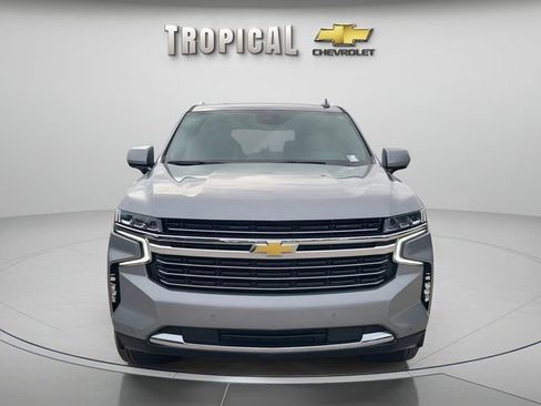 Used 2024 Chevrolet Suburban LT RWD image 8