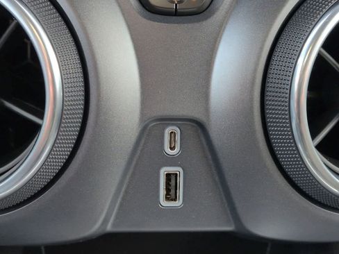 Used 2022 Chevrolet Blazer Premier image 34