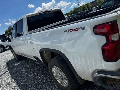 Used 2021 Chevrolet Silverado 2500 LT w/ Fleet Comfort Package AWD/4WD image 5