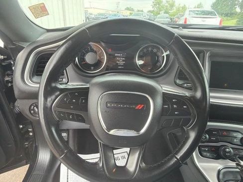 Used 2019 Dodge Challenger SXT RWD image 14