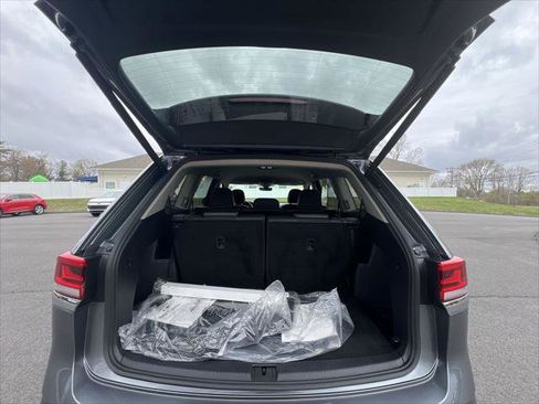 Used 2025 Volkswagen Atlas SE AWD/4WD image 23