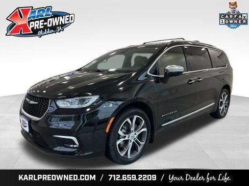 Used 2022 Chrysler Pacifica Pinnacle AWD/4WD image 1