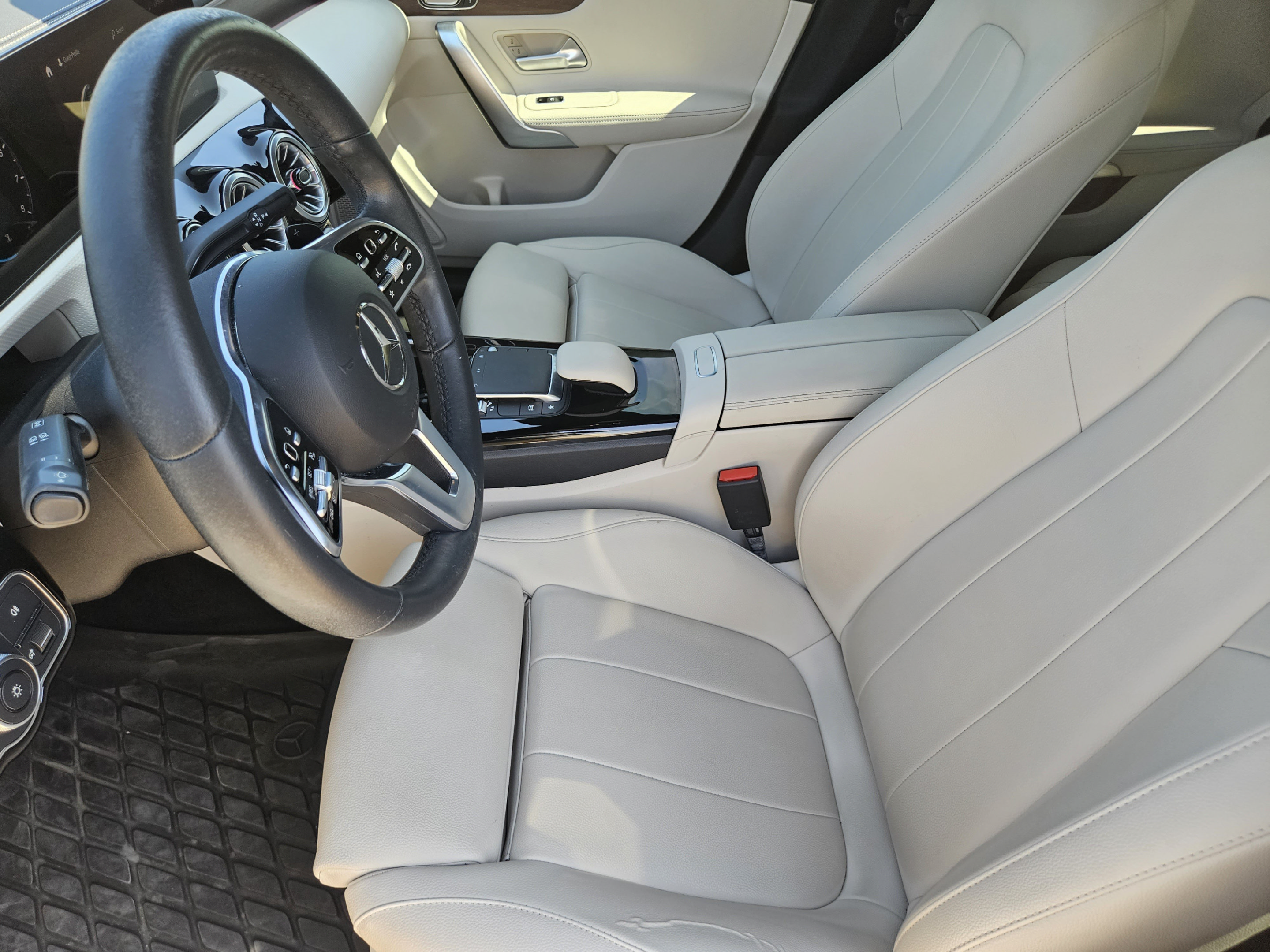 Used 2023 Mercedes-Benz CLA 250 image 5