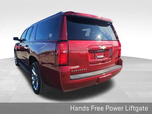 Used 2017 Chevrolet Suburban LT image 21