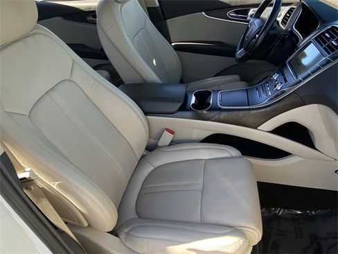 Used 2020 Lincoln Nautilus Reserve w/ Equipment Group 202A image 19