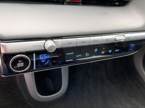 Used 2024 Hyundai Ioniq 5 SEL image 29