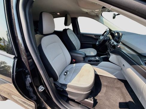 Used 2025 Ford Escape Active FWD image 30