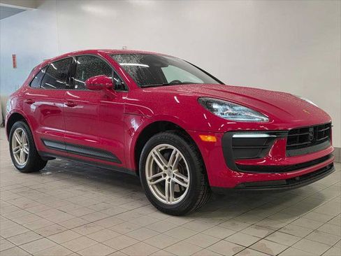 Used 2025 Porsche Macan AWD/4WD image 7