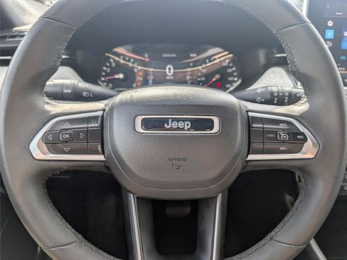 Used 2024 Jeep Compass Latitude image 20